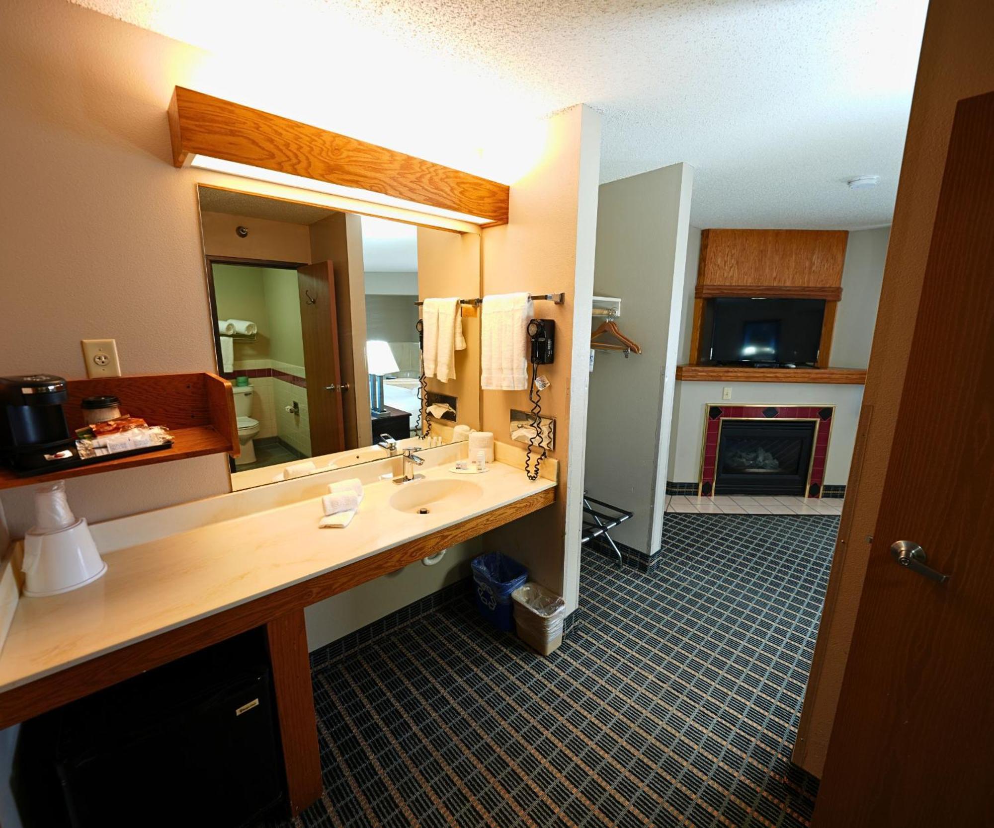 Baymont By Wyndham Marshalltown Exterior foto
