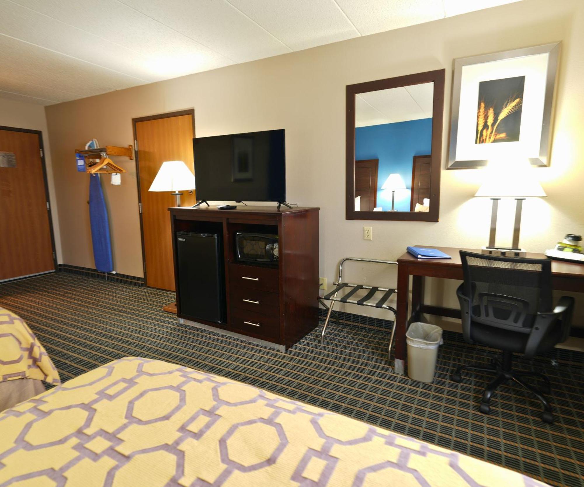 Baymont By Wyndham Marshalltown Exterior foto